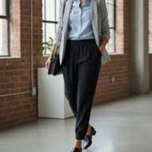 Aritzia Babaton Black Pull On Jogger Pants Size large